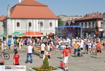 Ponad 200 osób pobiegło charytatywnie przez Bochnię