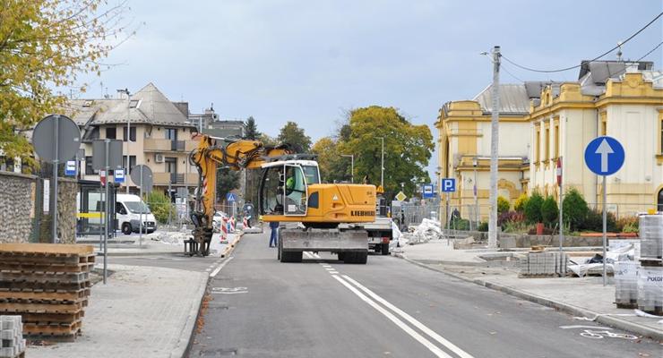 Parkingi przy dworcu tylko dla podróżujących