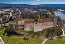 Sącz zaczyna odbudowywać zamek. W Bochni straszy rozpadająca się kamienica.